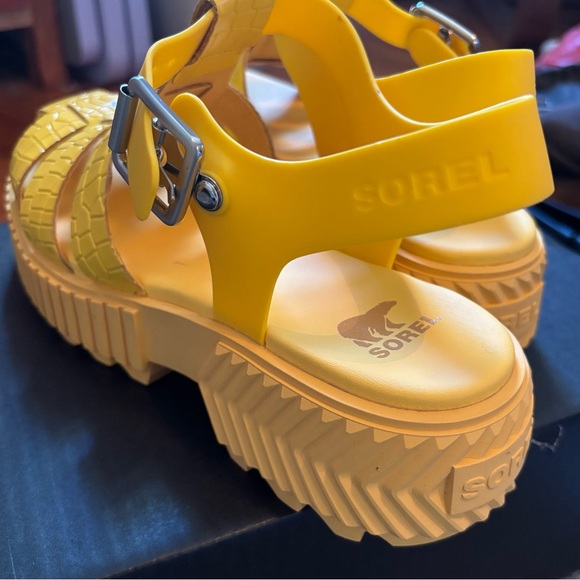 NEW SOREL ONA™ Streetworks Fisherman Mid Sandals Chunky Flats Yellow Casual sz 9 - Picture 9 of 12